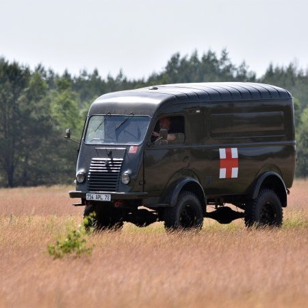 Exercice en terrain libre de la 6ᵉ Brigade Légère Blindée