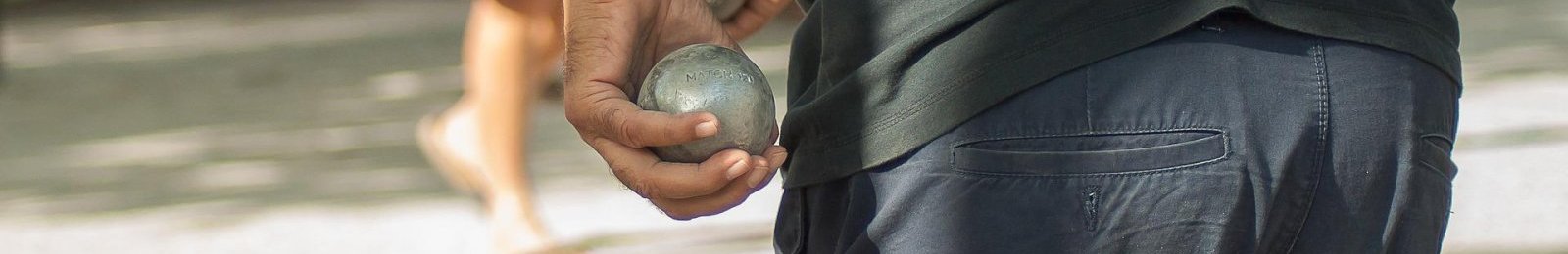 Concours de pétanque à la mêlée