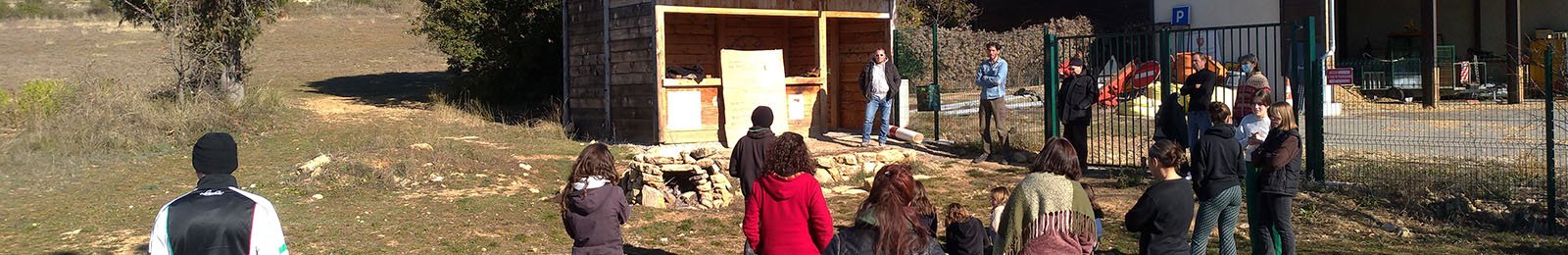 Auberge espagnole au terrain de sport